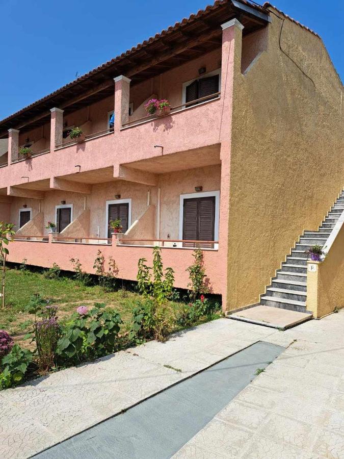 Lina Studios Mesongi Bagian luar foto